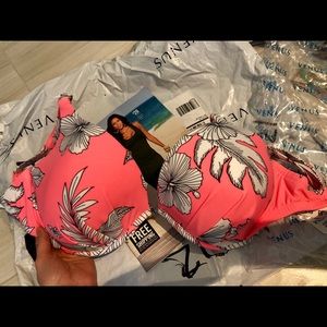 Venus Bikini Top